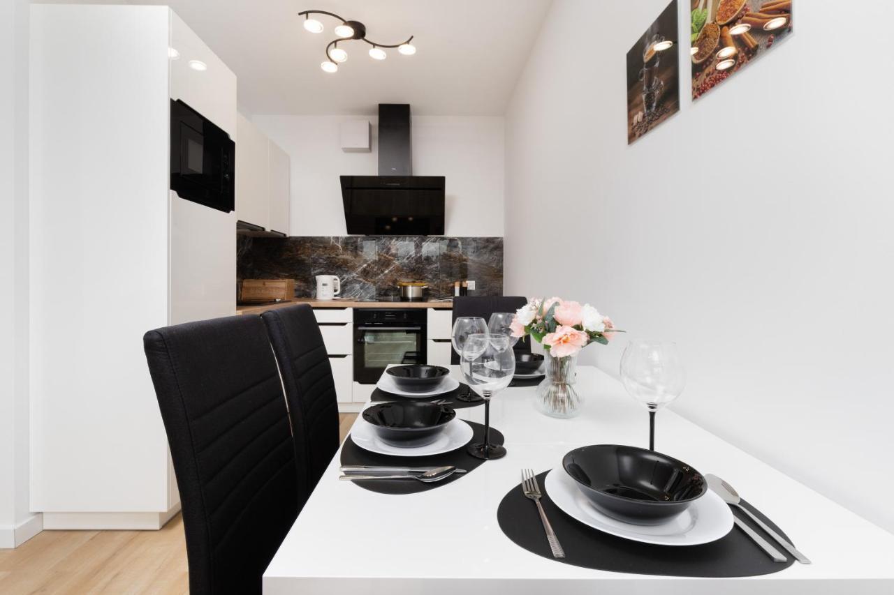 Plac Unii Apartment Gdynia By Noclegi Renters Exterior photo